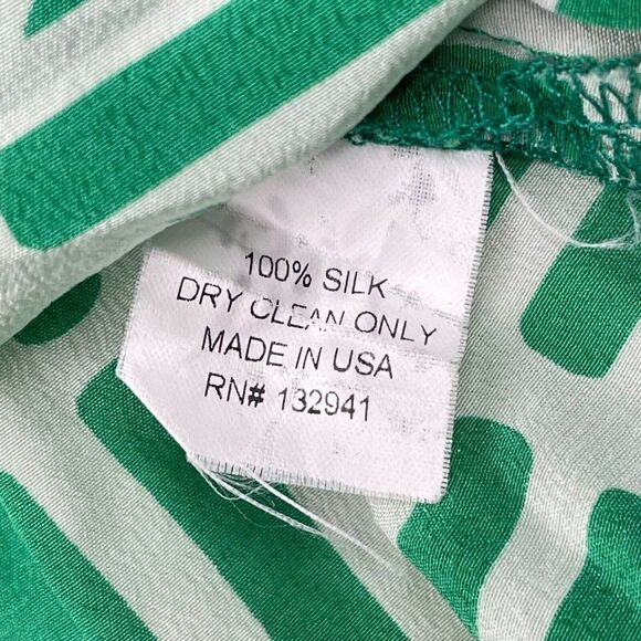 Amanda Uprichard Silk V-Neck Blouse Green White print Small Petite - Picture 4 of 8